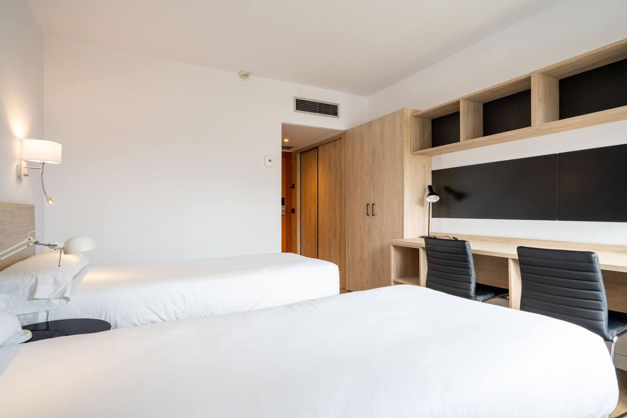 Micampus Pamplona Student Residence Екстер'єр фото