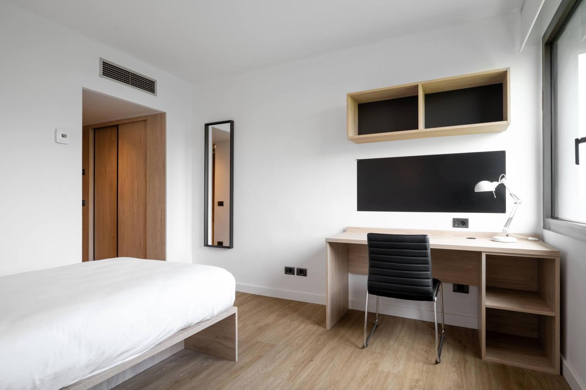 Micampus Pamplona Student Residence Екстер'єр фото