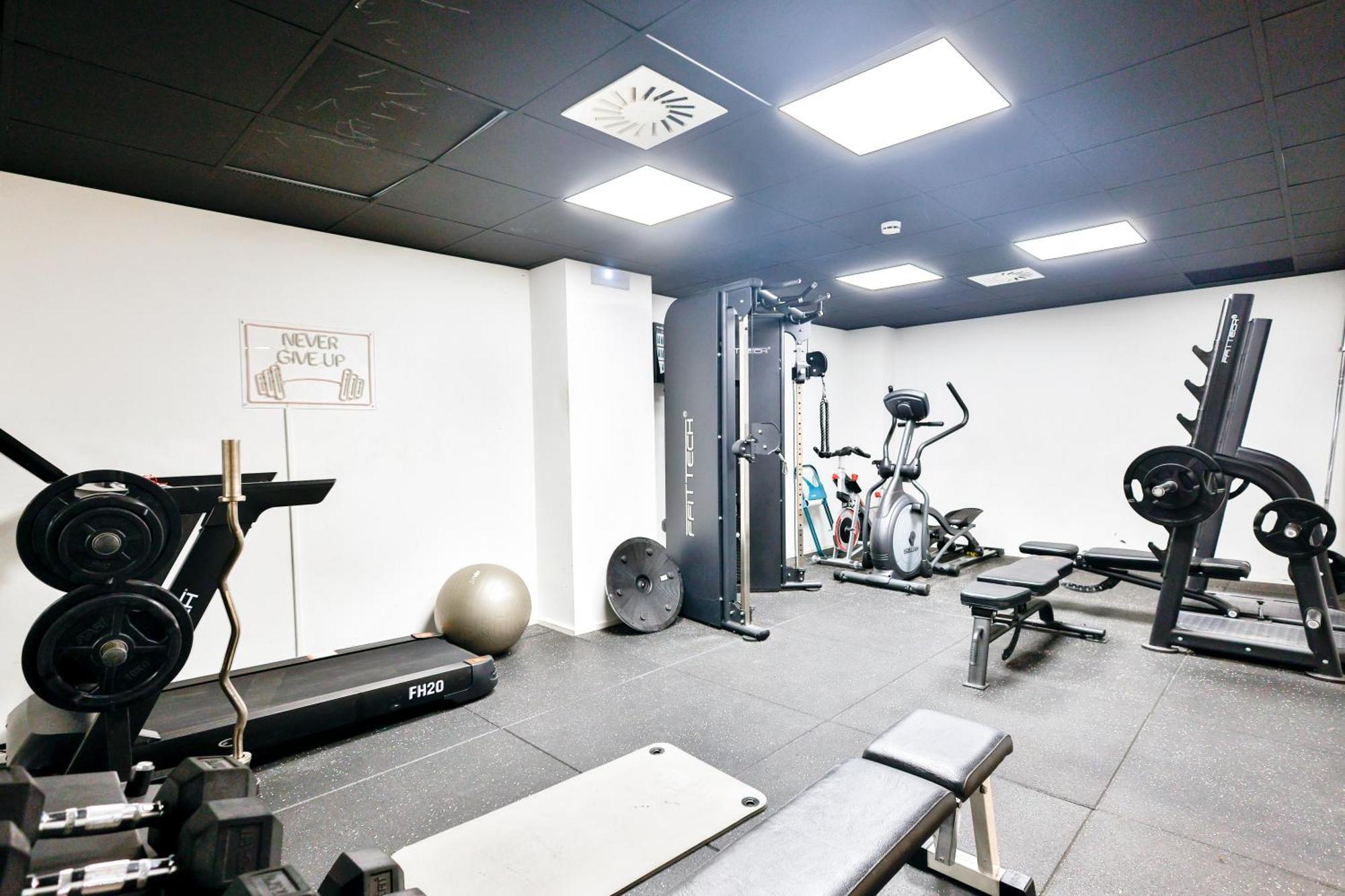 Micampus Pamplona Student Residence Екстер'єр фото