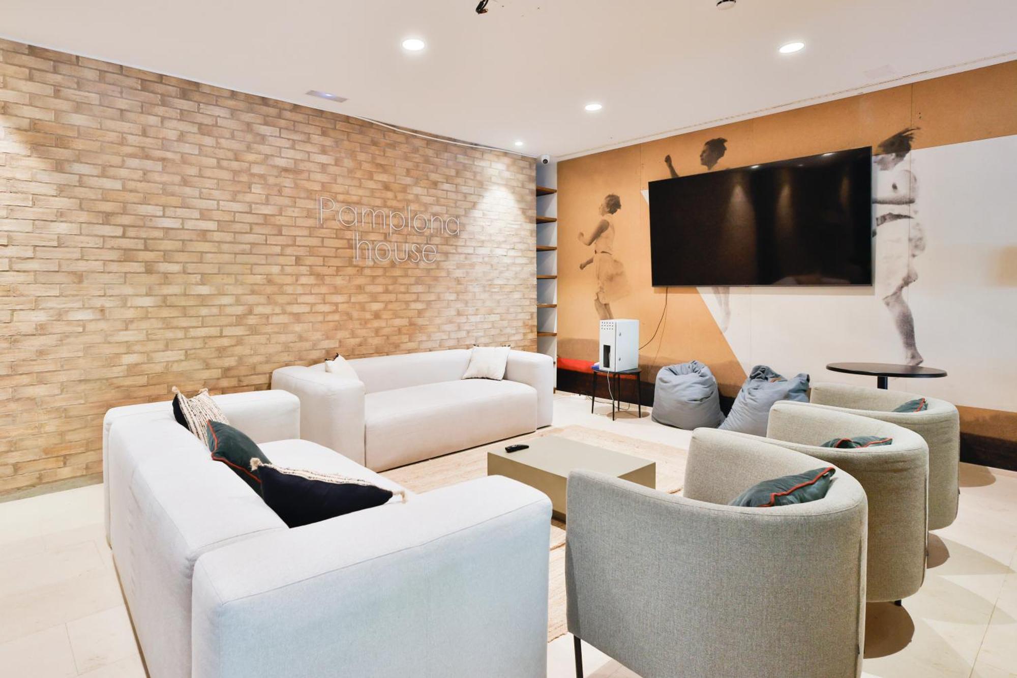 Micampus Pamplona Student Residence Екстер'єр фото